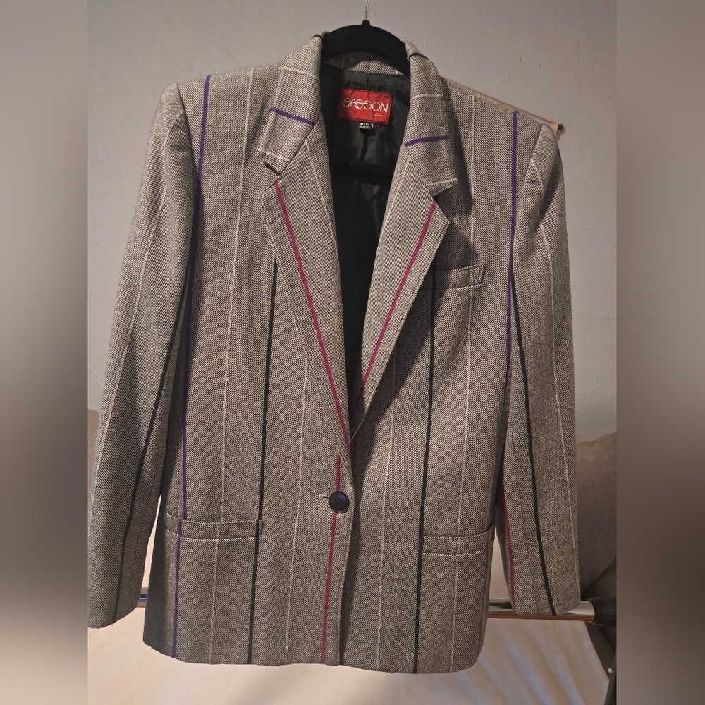 Vintage Blazer, size 10/11 by Sasson, Paris New York brand,  great fit, no flaws